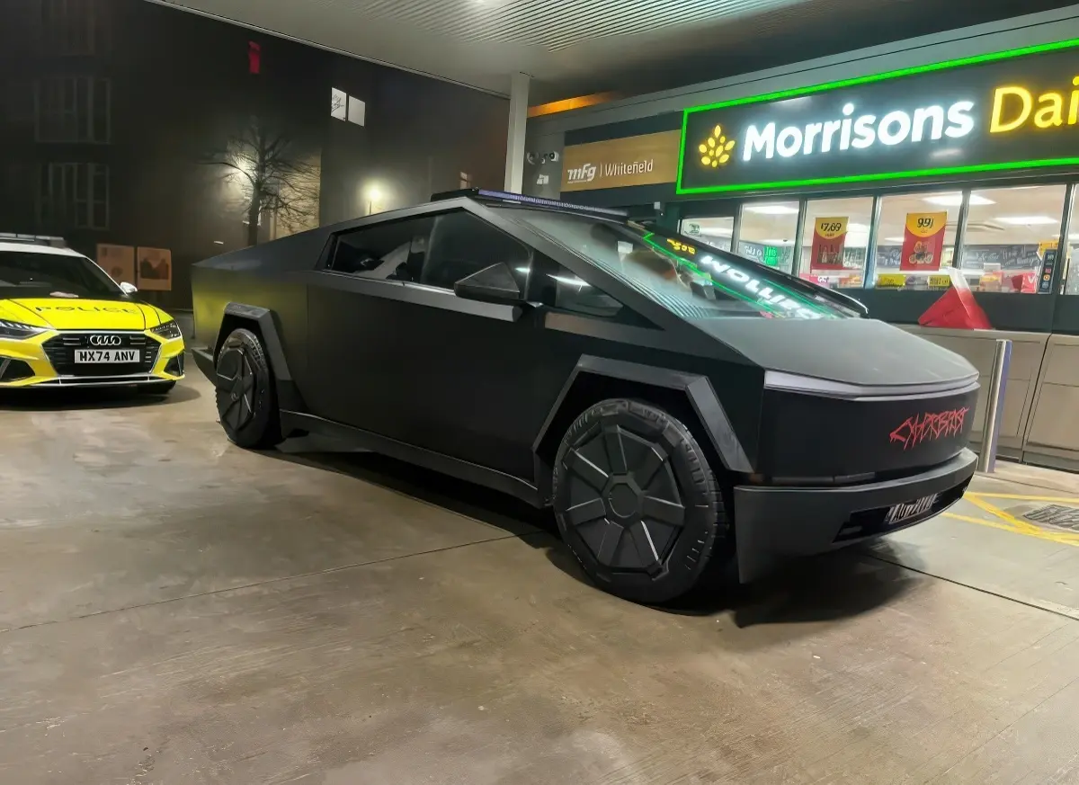 Un Tesla Cybertruck confisqué par la police au Royaume-Uni