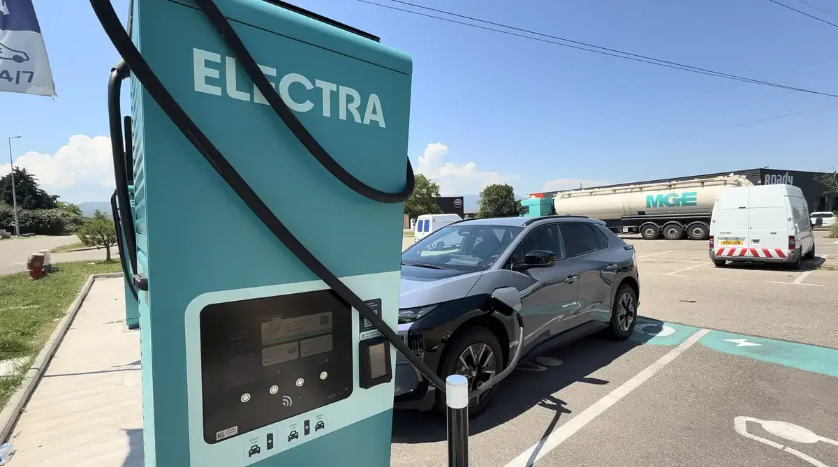 P&eacute;nalit&eacute;s abusives et tarifs opaques&nbsp;: la "charge lente" des voitures &eacute;lectriques vire &agrave; l'arnaque&nbsp;!