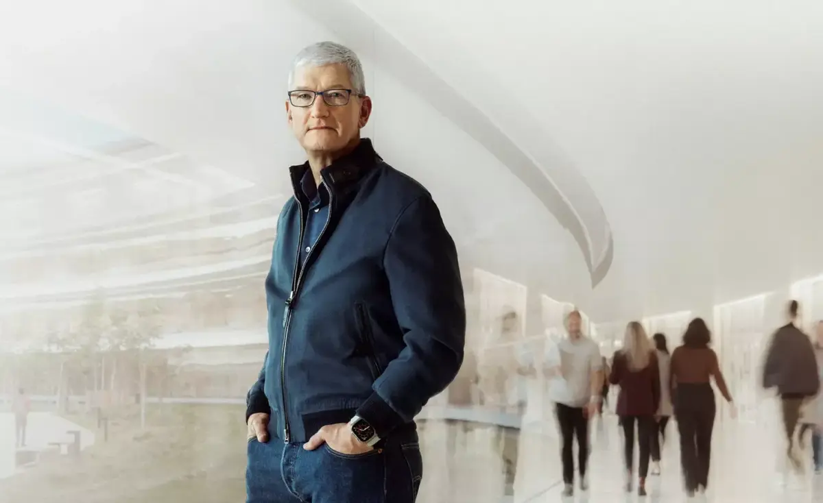 Apple Tim Cook ARVR