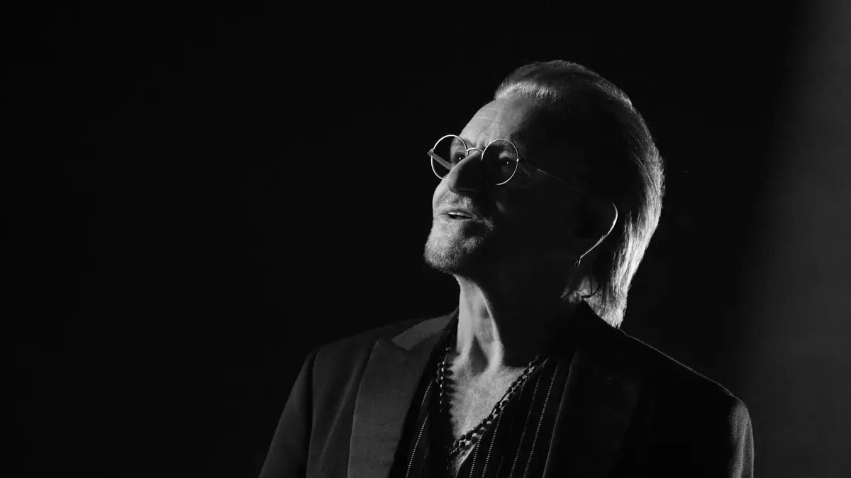 Apple fait la promo de son Vision Pro à Cannes (grâce à Bono)