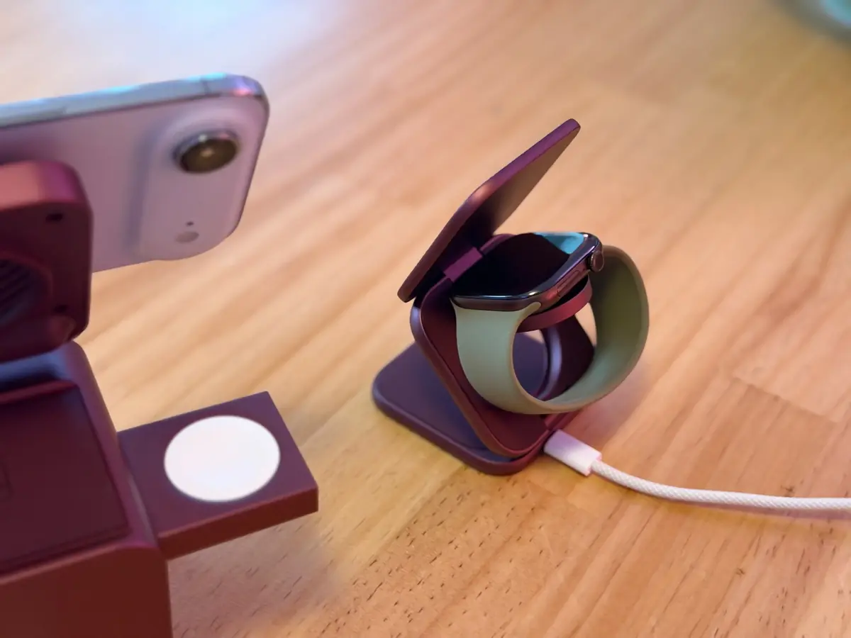 Kuxiu D5 et X40 Turbo en Bordeaux&nbsp;: les chargeurs assortis &agrave; l'iPhone 18 Pro