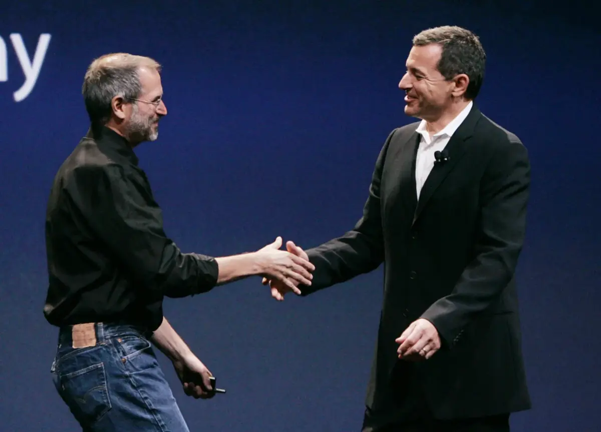 L'ex patron de Disney r&eacute;v&egrave;le pourquoi la fusion avec Apple n&rsquo;a pas eu lieu