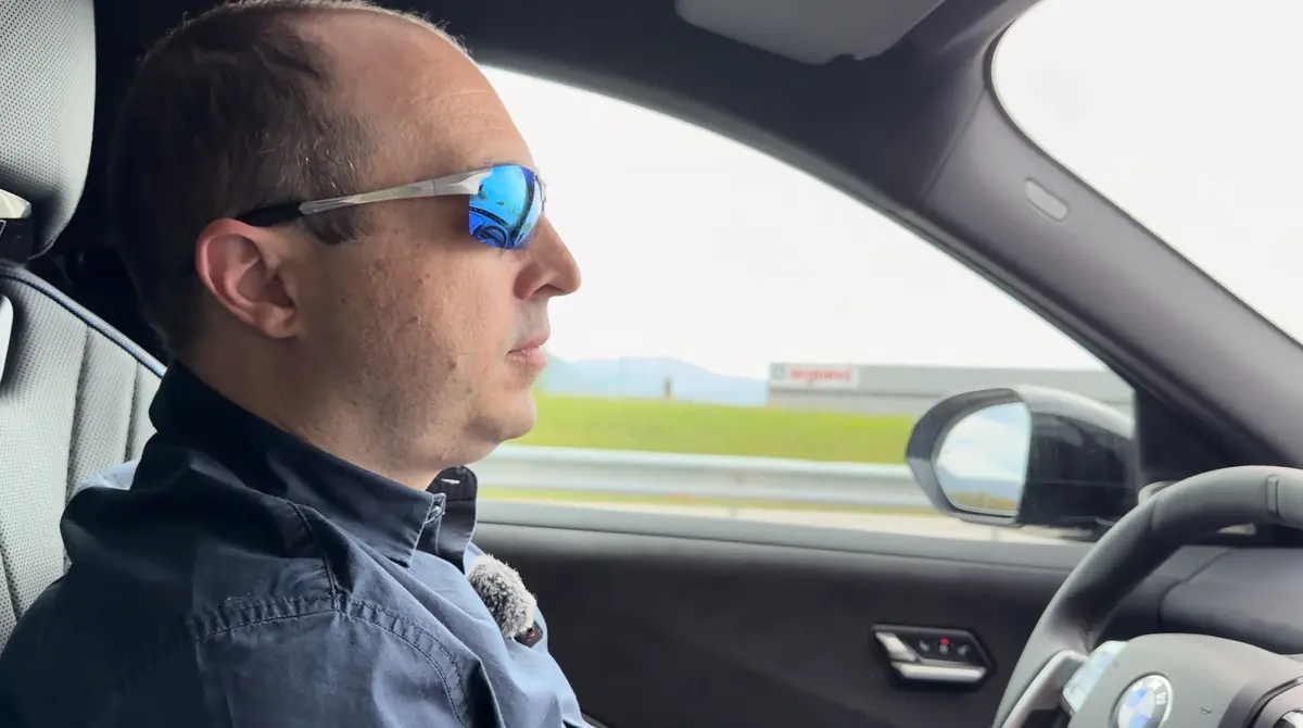 J'ai test&eacute; le BMW iX3 en conduite autonome sur l'autoroute en France et c'est bluffant