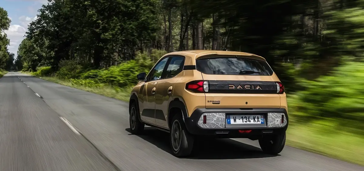 Dacia Spring 2025 : une électrique dépouillée à 16 900 €