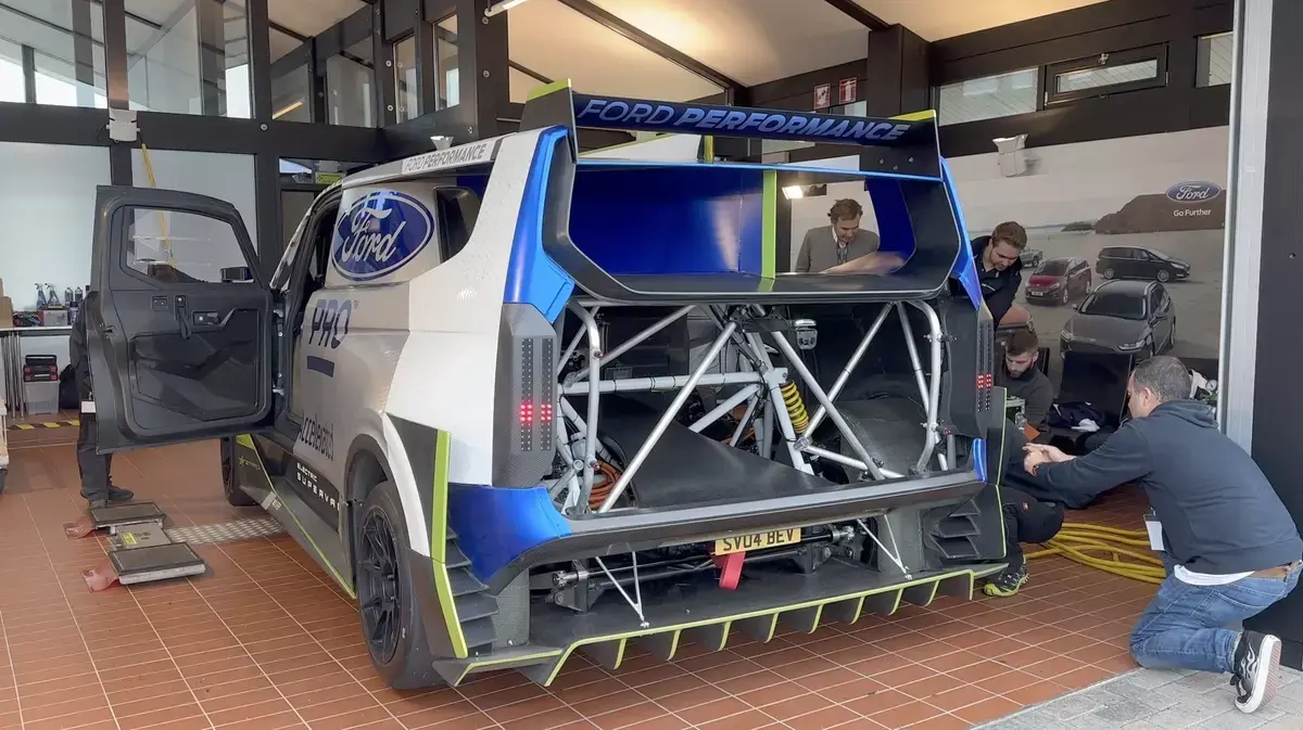 Le SuperVan électrique de Ford ira à Pikes Peak avec Romain Dumas !