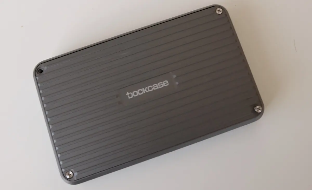 Test du boitier DockCase anti-coupure de courant, pour SSD et disque dur SATA 2,5"