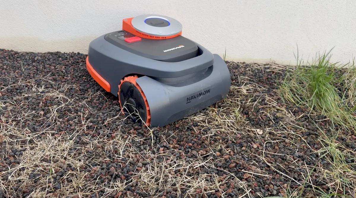 Test Navimow H206&nbsp;: un robot-tondeuse avec LIDAR et AirTag int&eacute;gr&eacute;s pour les grands jardins&nbsp;!