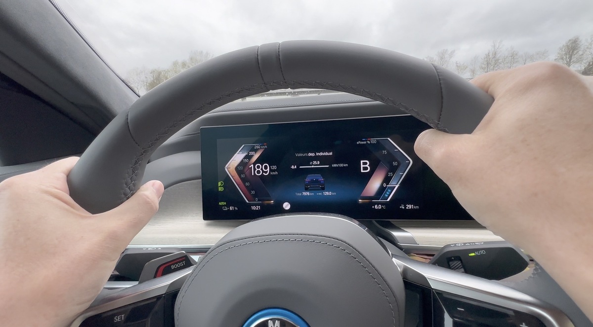 Essai BMW i7 : PS5, écran 8K, CarKey plus techno que Tesla ?