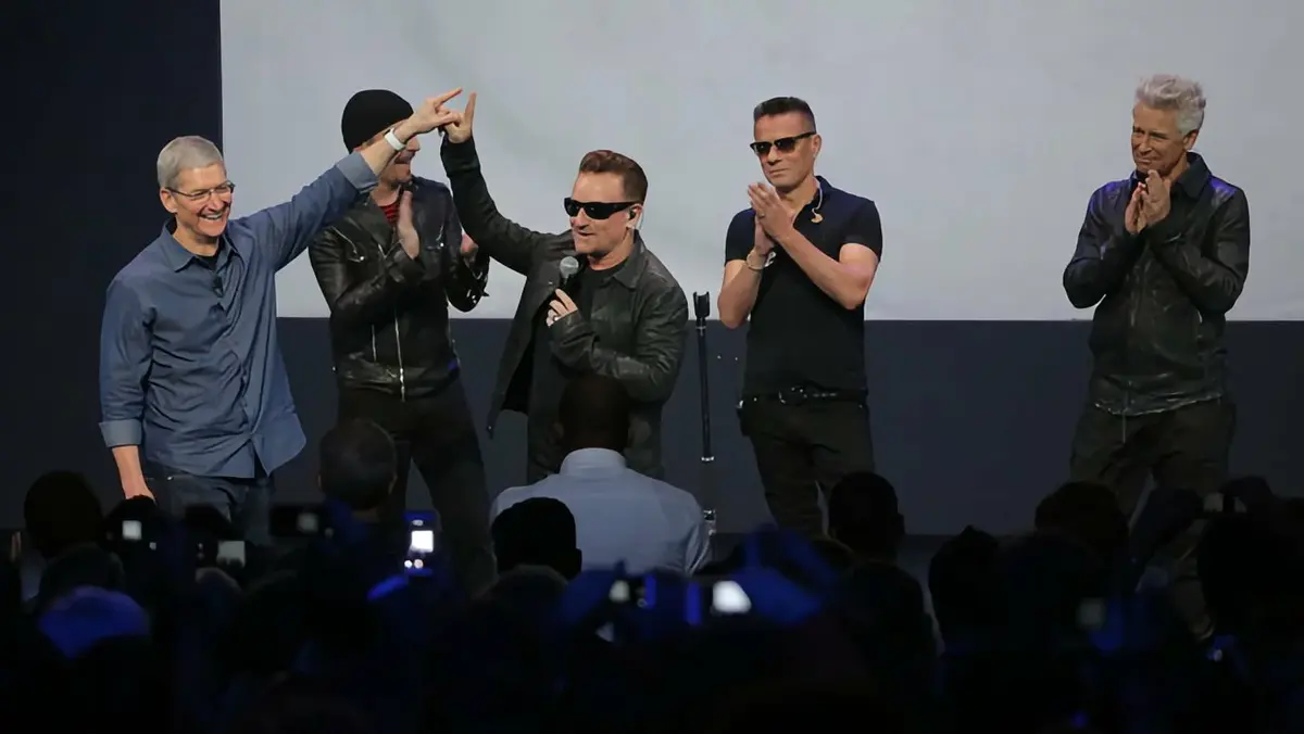 A l'occasion de ses mémoires, Bono s'excuse encore pour le scandale de l'album gratuit