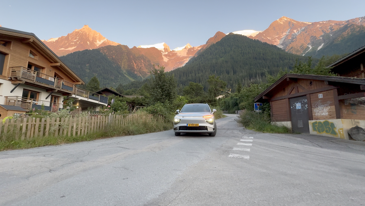 Test du système auto de XPENG sur 3 écrans : mieux que Tesla ?