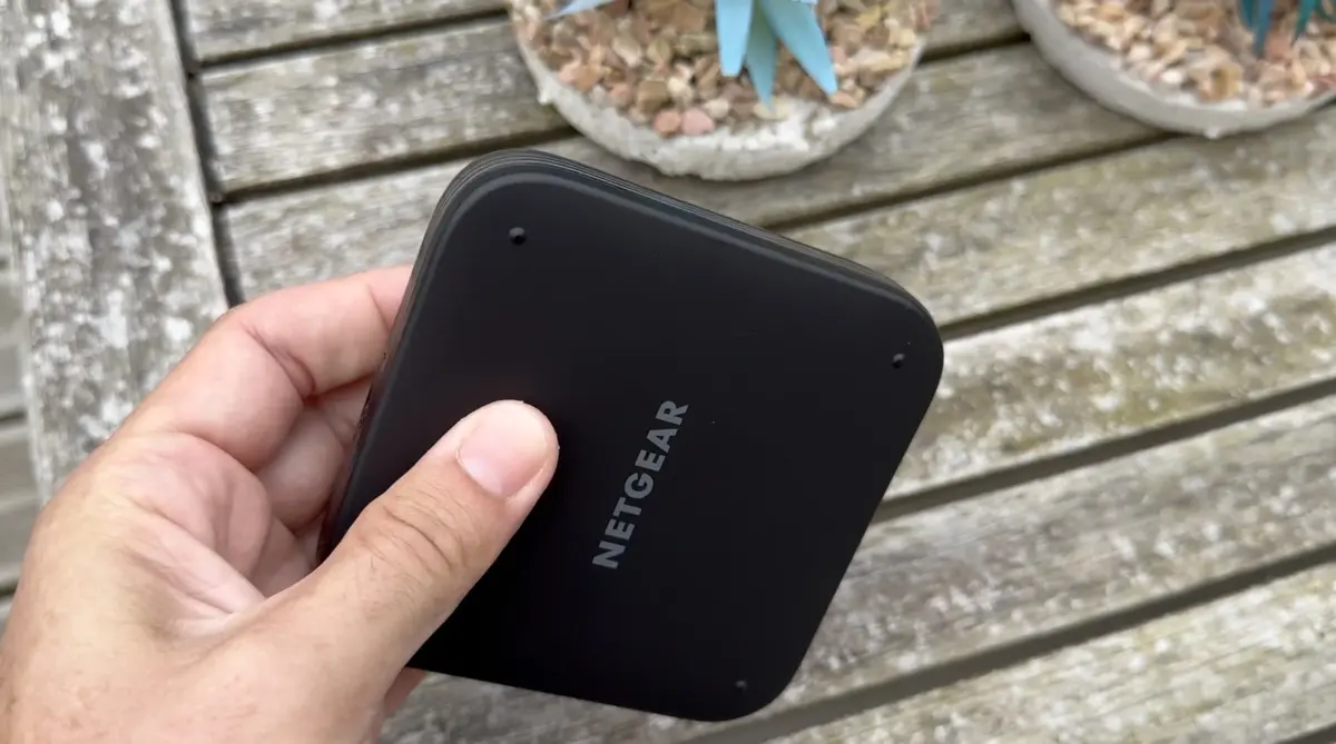 Test Netgear M6 Pro : le meilleur routeur portable 5G et WiFi 6E de 2023 ?