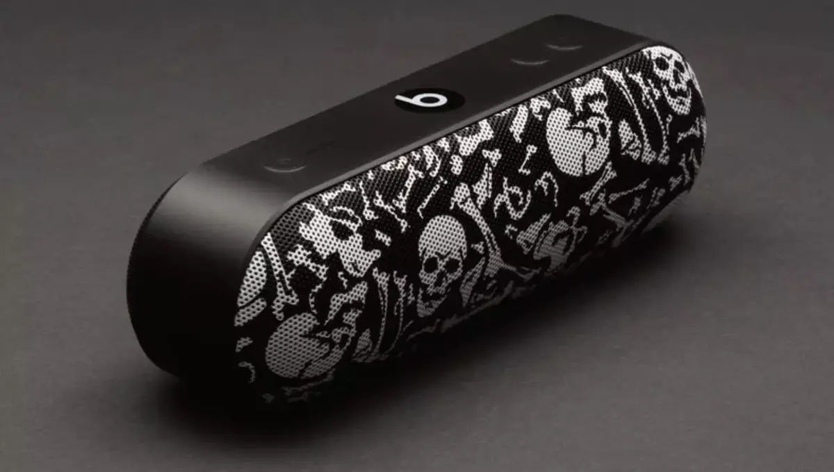 Un des derniers modèles de la Beats Pill+, l'édition limitée Stüssy