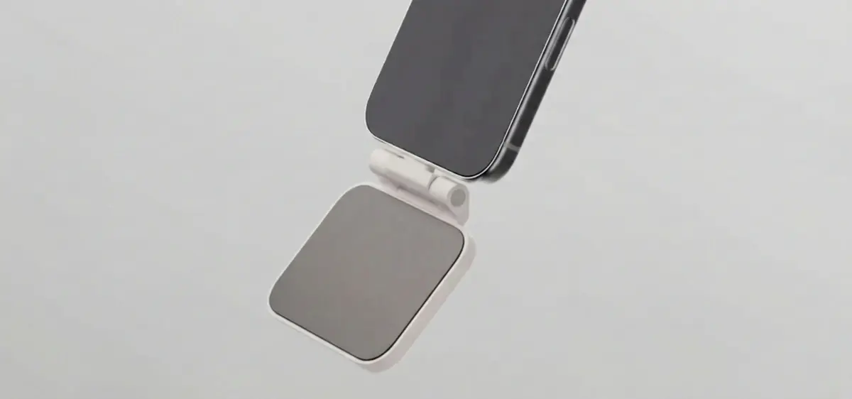 8BitDo d&eacute;voile la FlipPad, une manette mobile pour jouer sur iPhone en mode portrait