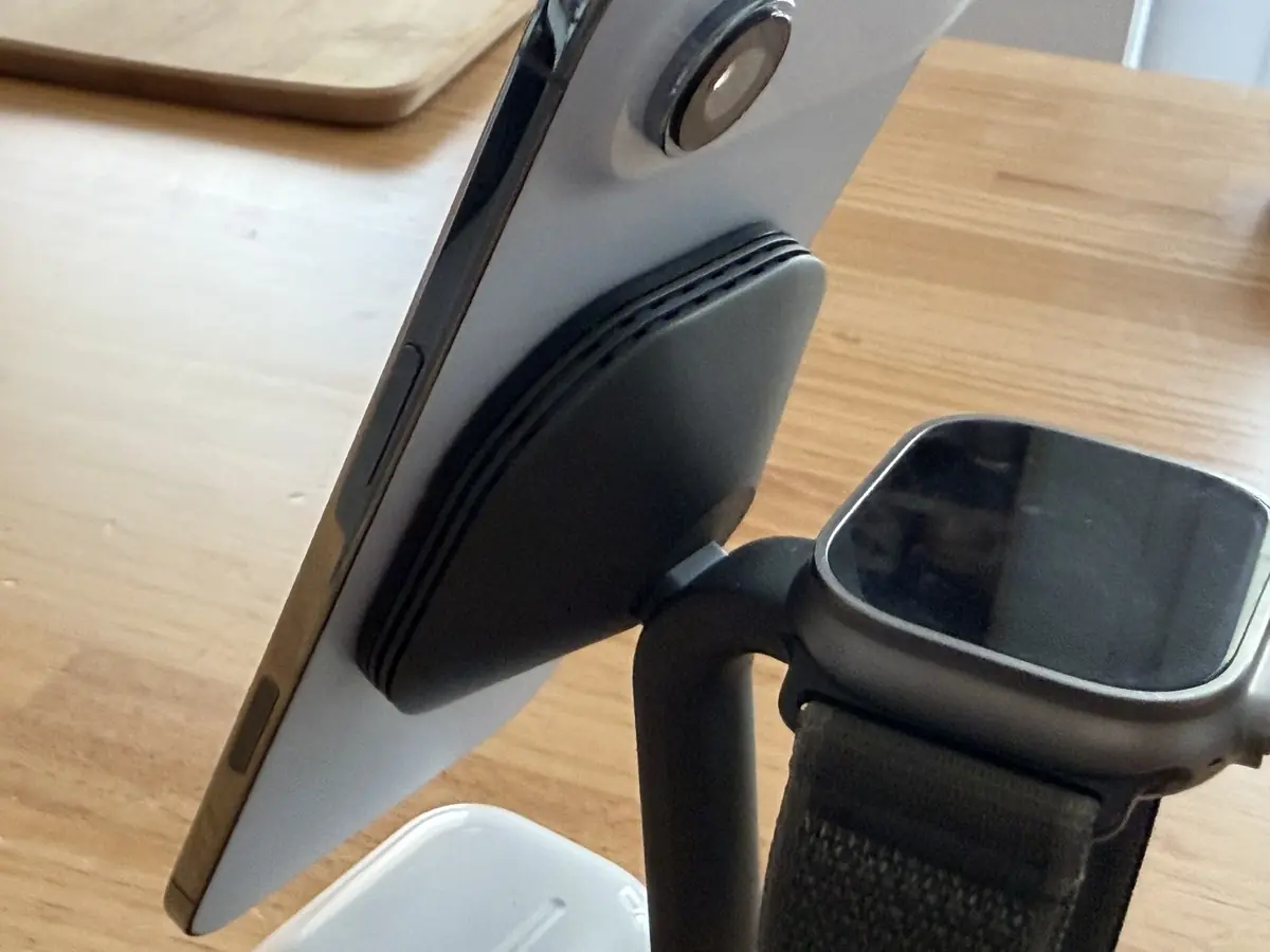 Test du chargeur sans fil 3-en-1 Mophie StealthCharge&nbsp;: rapide et silencieux