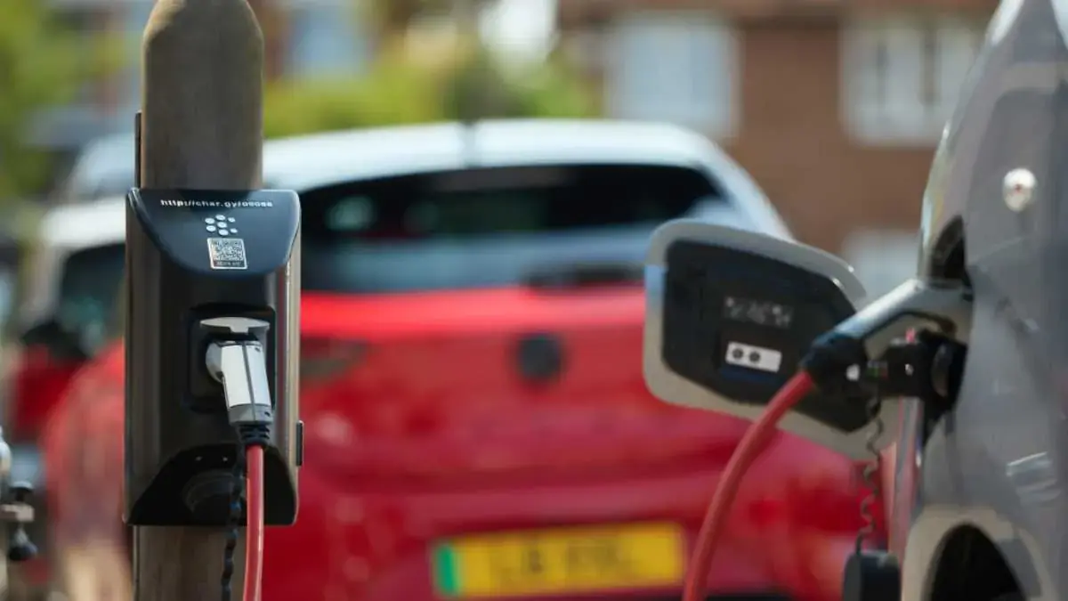 &Agrave; Londres, on recharge sa voiture &eacute;lectrique directement au lampadaire