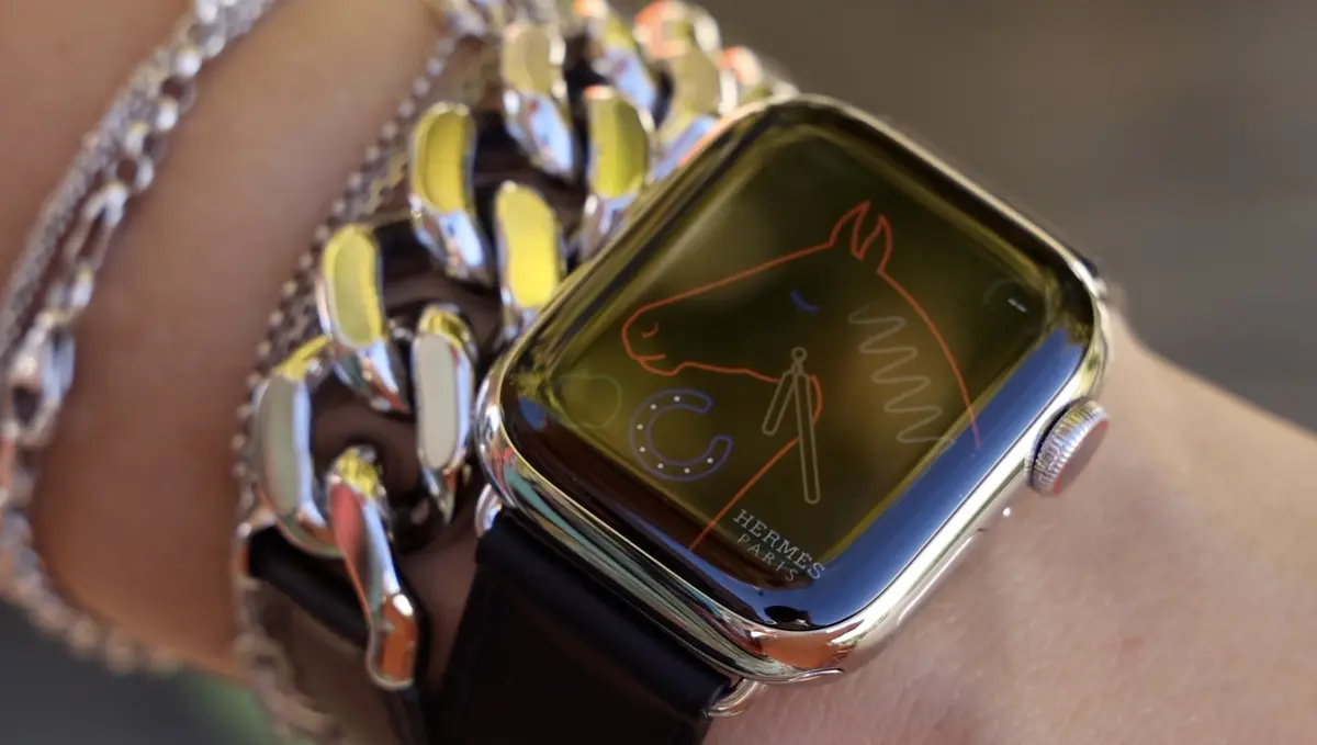 On déballe l'Apple Watch Series 8 Hermès Double Tour Gourmette Métal !