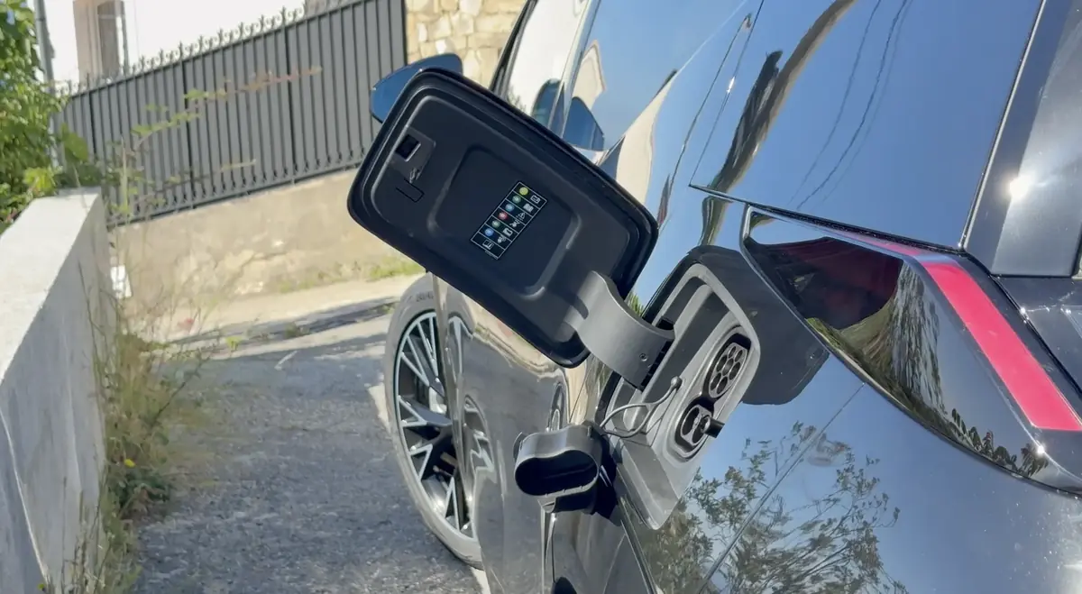 On essaie toutes les Zeekr, la marque chinoise de luxe qui d&eacute;barque en France&nbsp;!