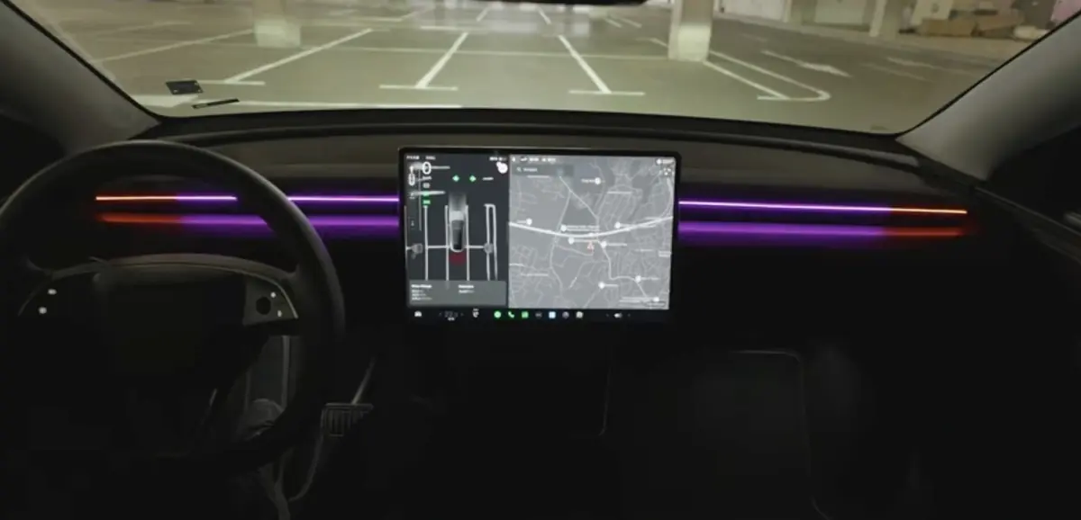Tesla&nbsp;: les LED int&eacute;rieures deviennent enfin utiles gr&acirc;ce aux S3XY Buttons (+ code promo)