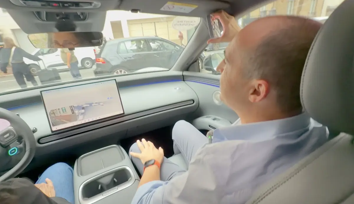 XPeng a-t-il d&eacute;j&agrave; rattrap&eacute; le FSD de Tesla&nbsp;? On a test&eacute; le NGP dans la chaos parisien&nbsp;!