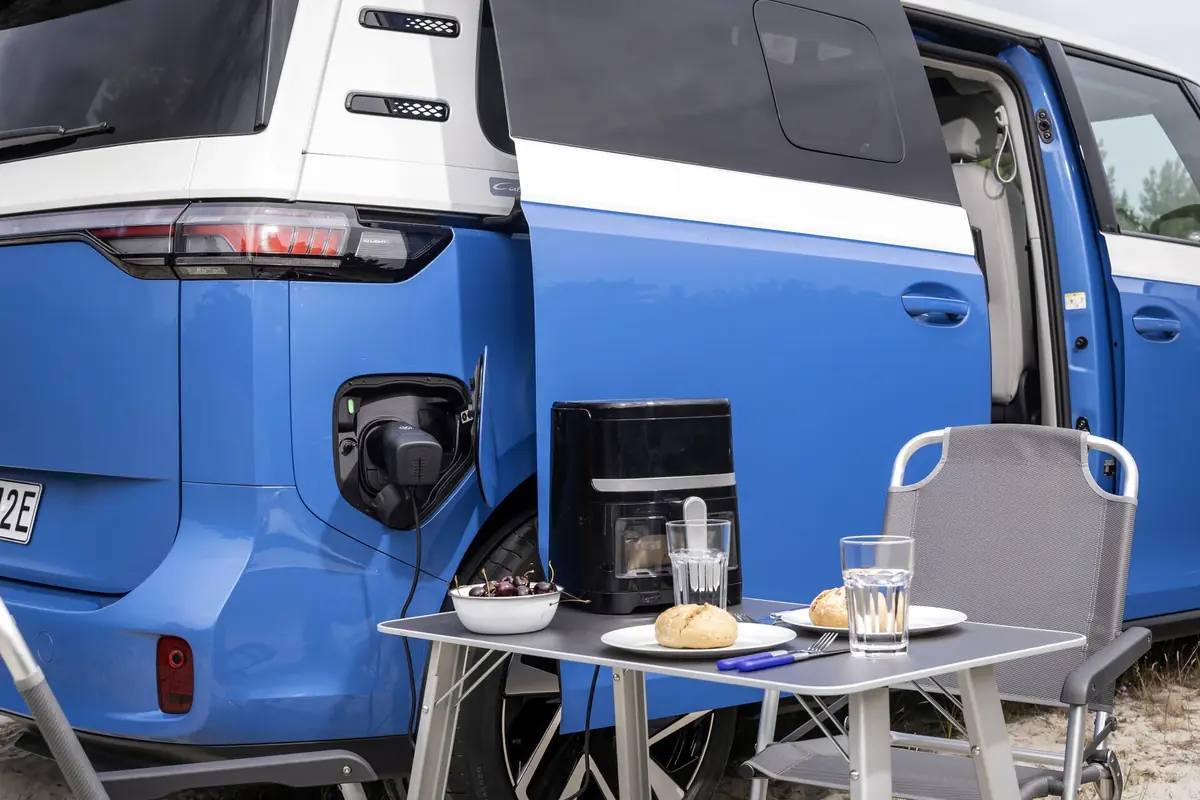 Le van California de Volkswagen passe enfin &agrave; l'&eacute;lectrique, &agrave; partir de 60 000 euros