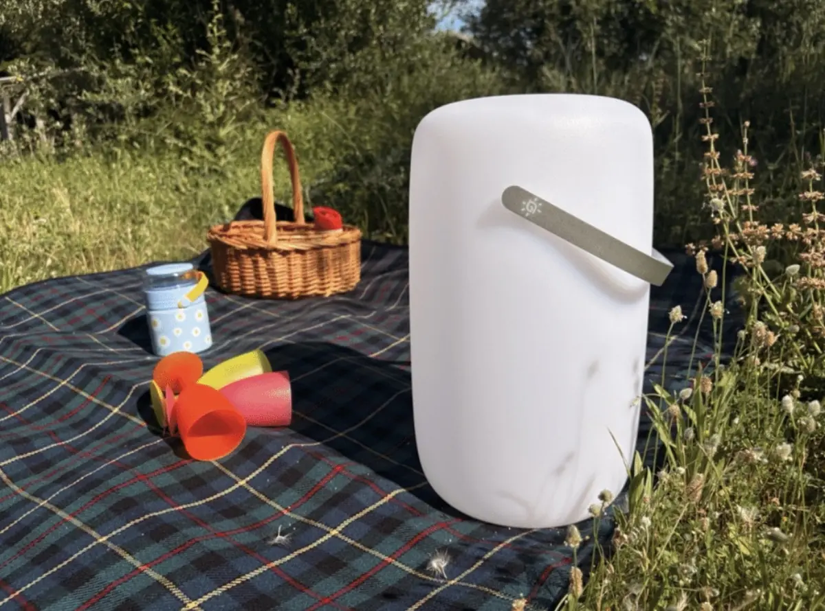 Test de la Lampe Nomade Solaire Guirled avec panneau invisible, parfait pour les soir&eacute;es d&rsquo;&eacute;t&eacute;&nbsp;?