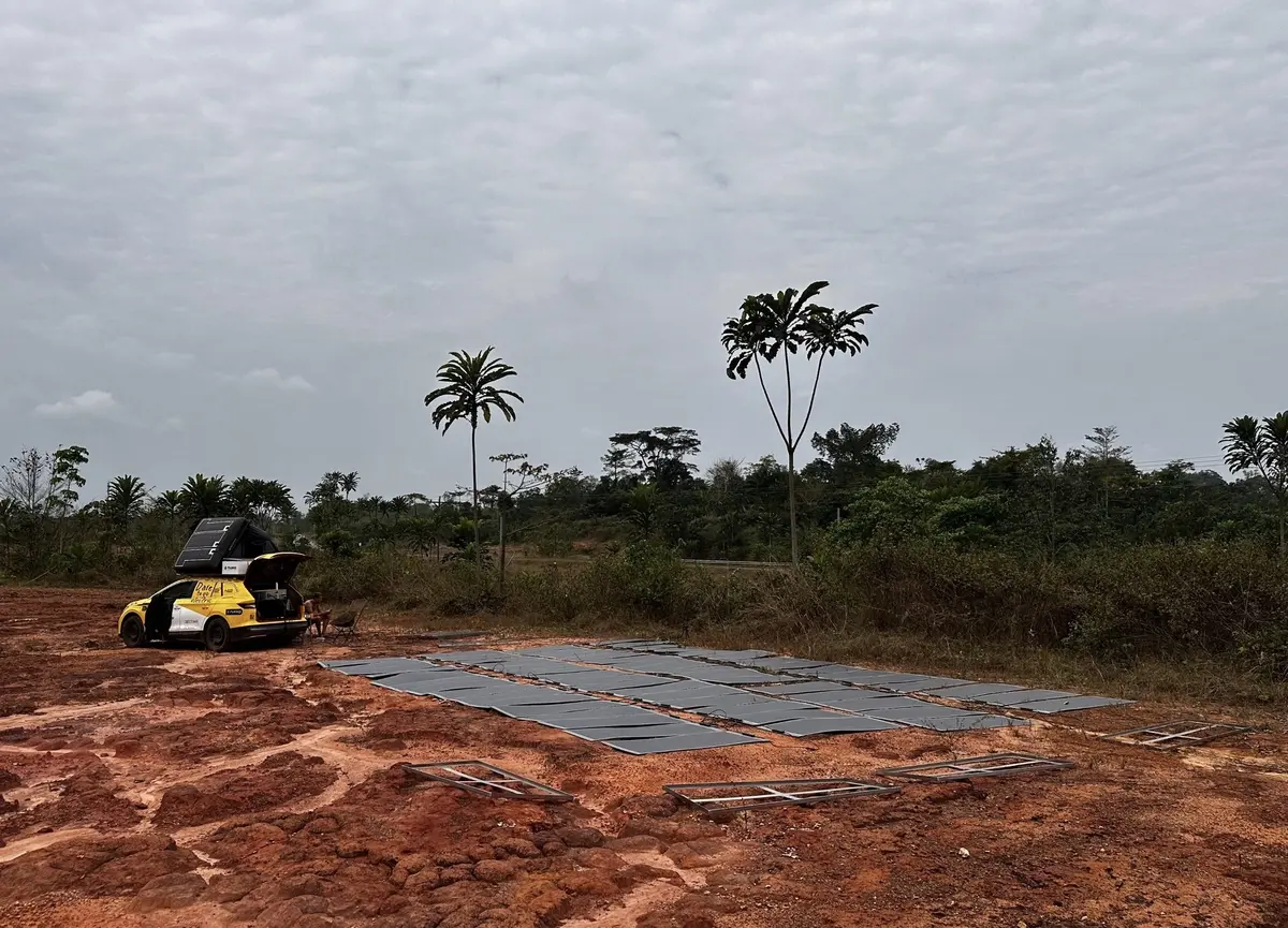 Ils traversent l'Afrique en voiture électrique ! Interview des VanLifers "4x4Electric"