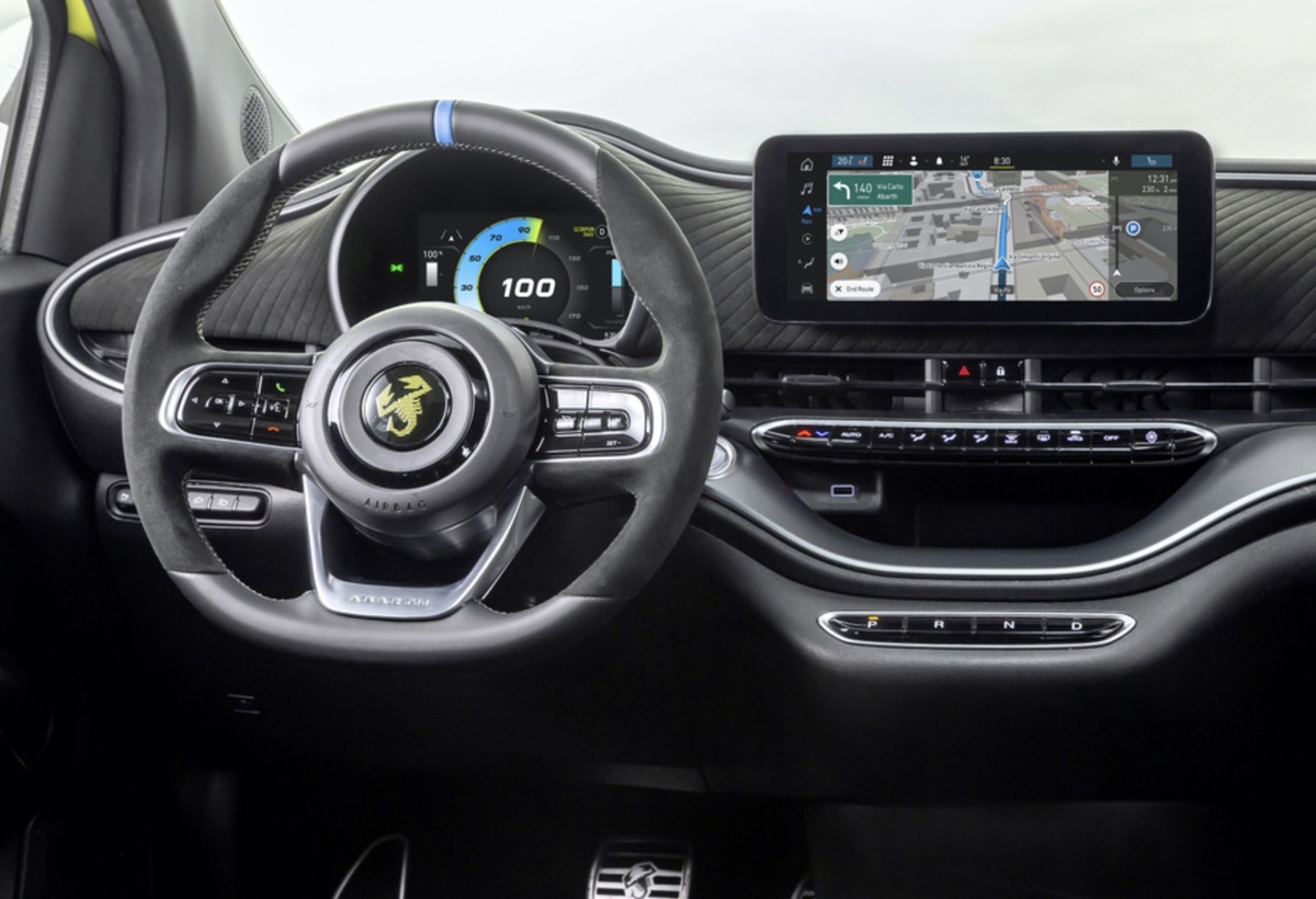 La Fiat 500e Abarth électrique s'offre un son artificiel et un plaisir à l'autonomie limitée