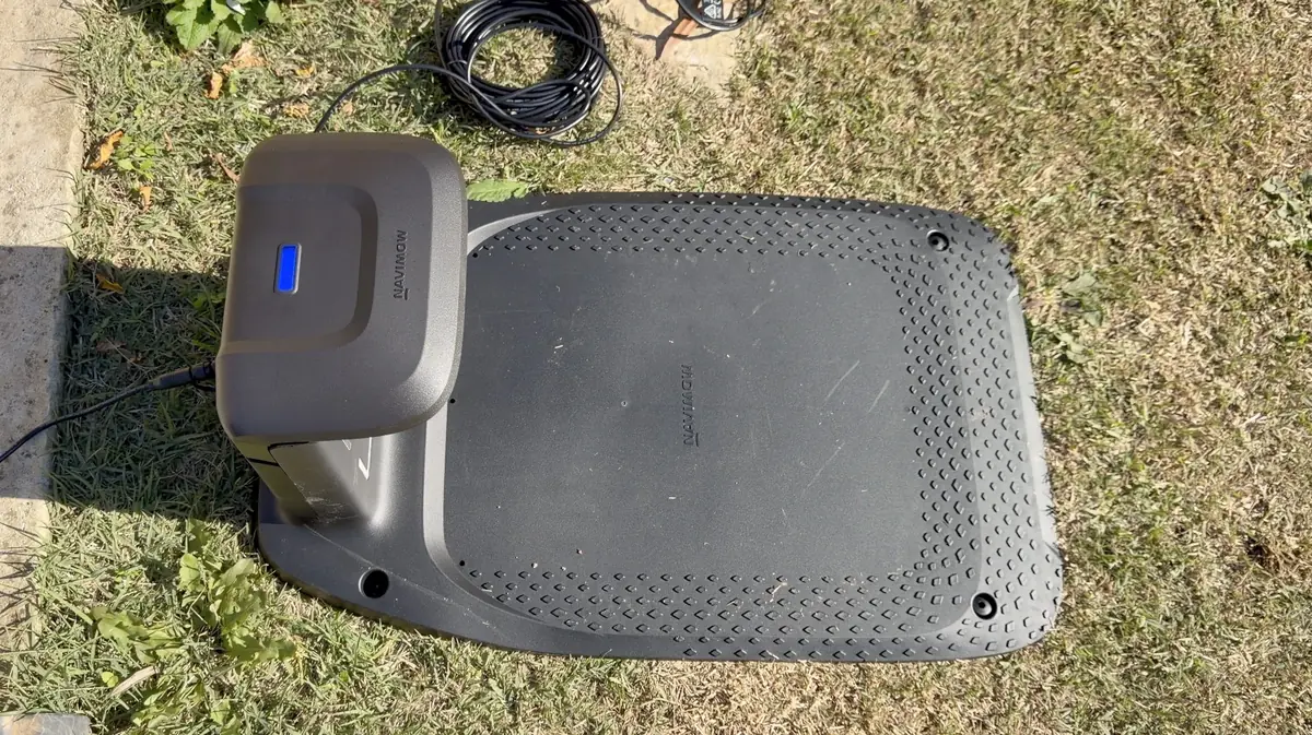 Test du robot-tondeuse Segway-Navimow i105 à 649€ : le BON PLAN pour le BLACK FRIDAY !