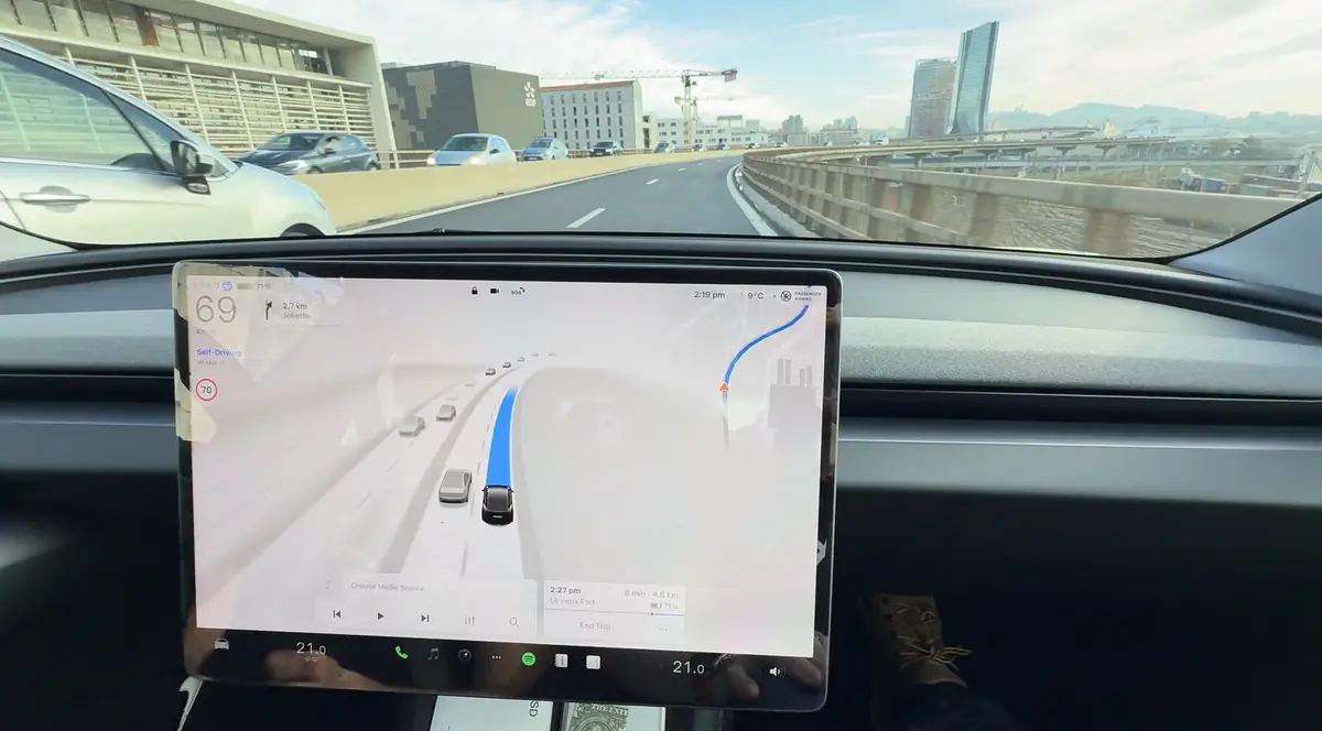 Une Tesla FSD 100% autonome à Marseille ? On a testé ! (et c'est bluffant)