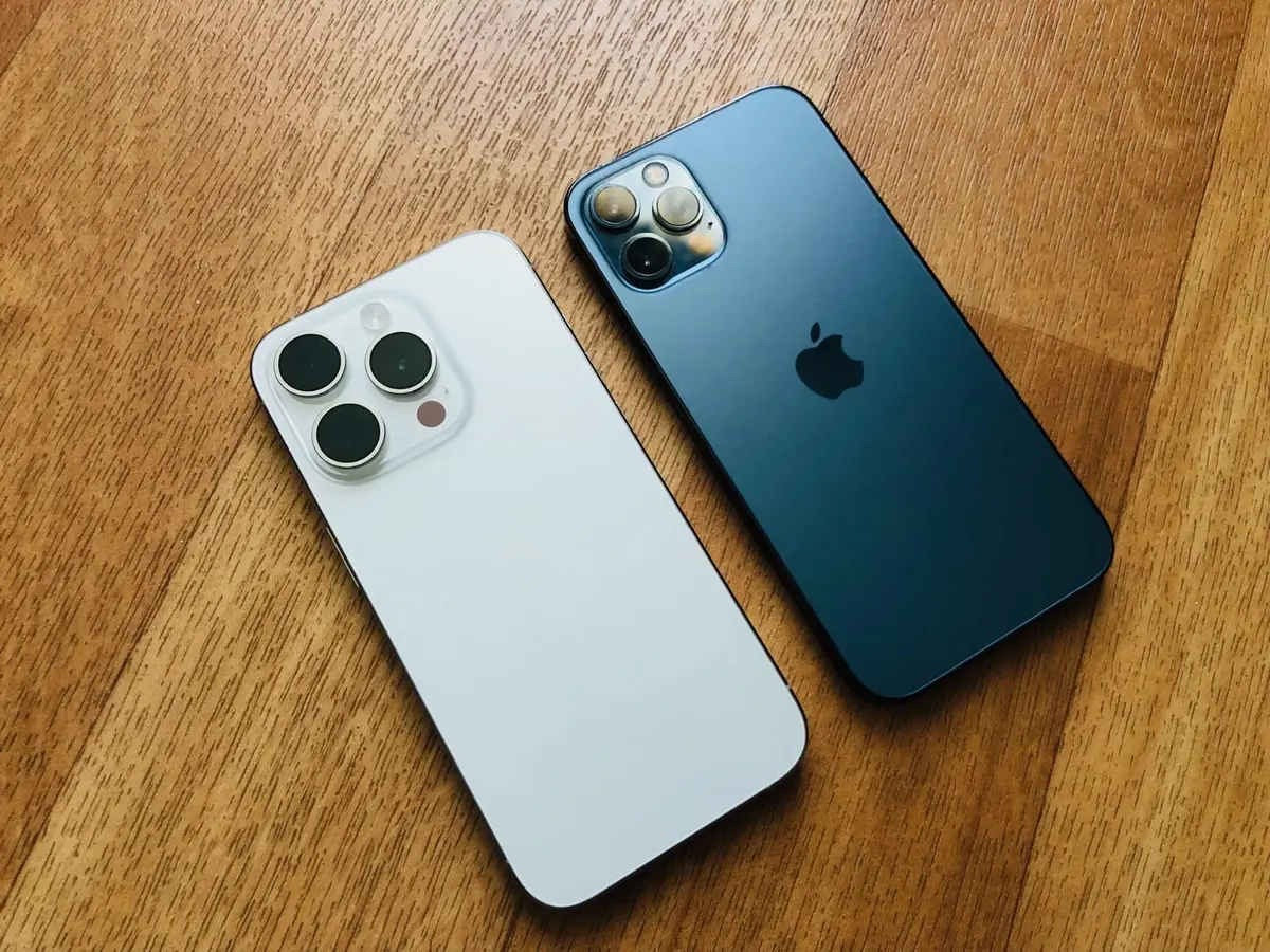 iPhone 12 Pro iPhone 15 Pro