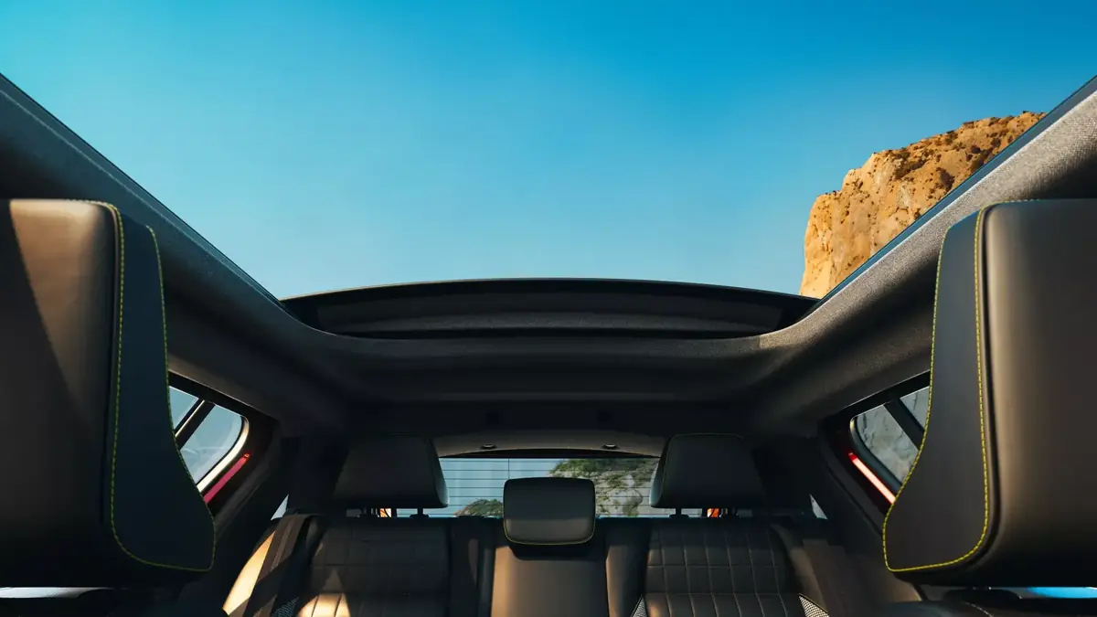 Renault 4 E-Tech Plein Sud&nbsp;: la version &agrave; toit en toile dispo &agrave; partir de 31 110 euros