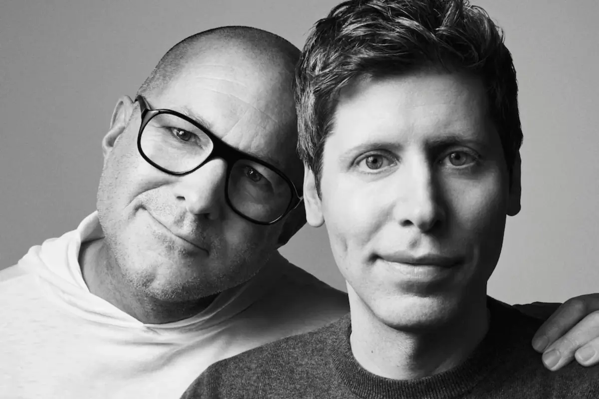 Jony Ive et Sam Altman attirent beaucoup d'employés d'Apple.