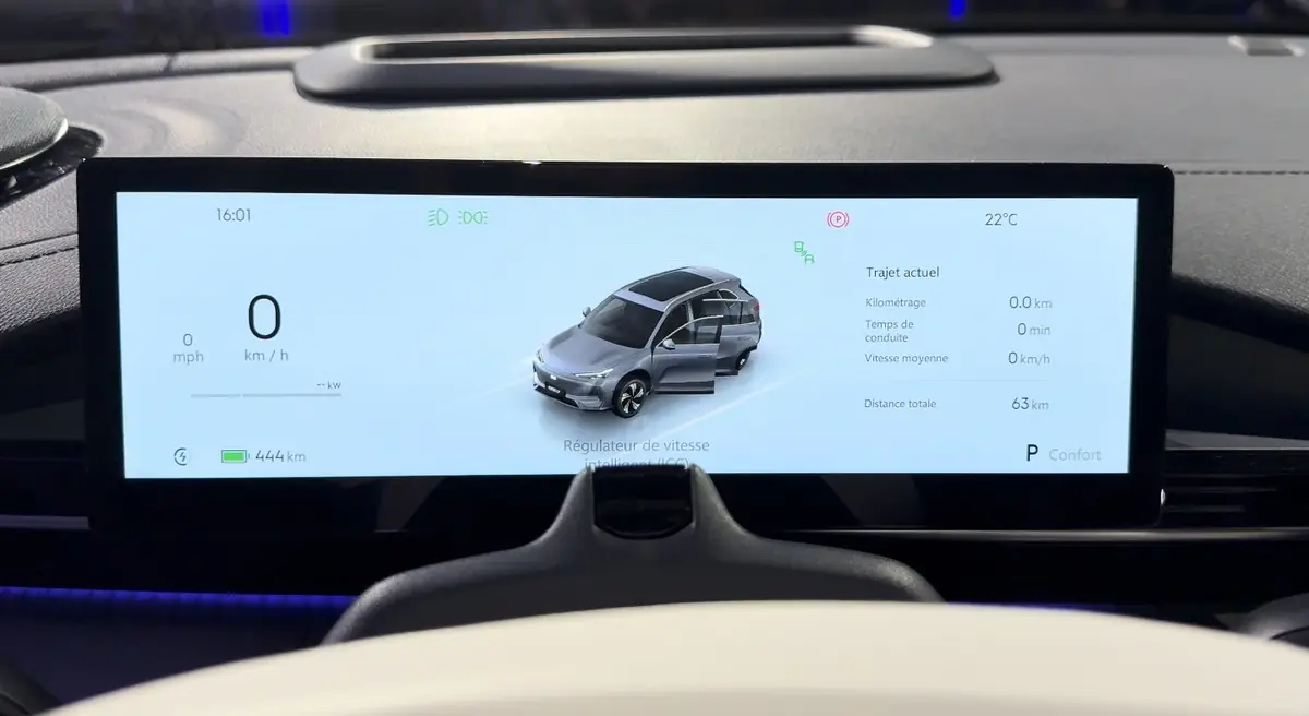 Le chinois Geely d&eacute;barque en France avec l'E5, un SUV &eacute;lectrique cossu, d&egrave;s 399&euro;/mois sans apport