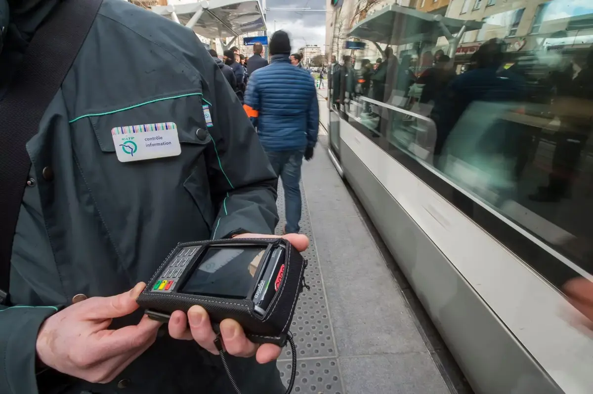 Akha IIe-De-France Mobilités