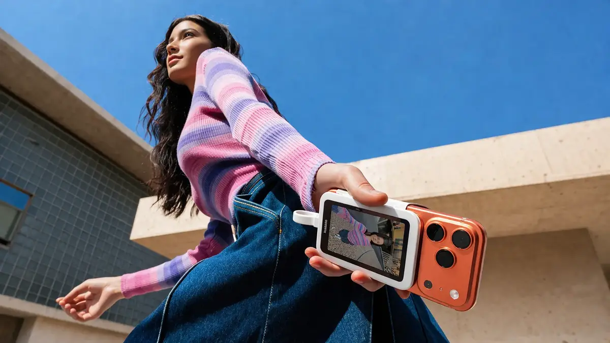 Insta360 Snap&nbsp;: un &eacute;cran magn&eacute;tique pour transformer l&rsquo;iPhone en cam&eacute;ra selfie 4K