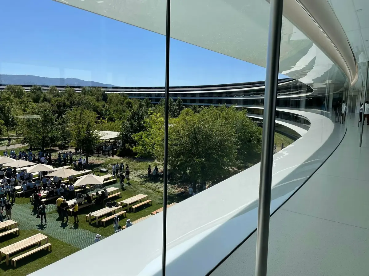 Quelques photos et vidéos exclusives d'Apple Park durant la WWDC 2022