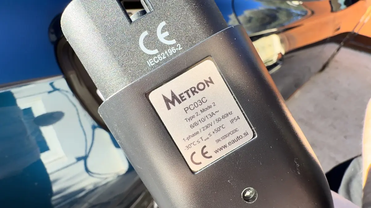 Ce chargeur sur prise 230V pour voiture &eacute;lectrique est ultra-compact&nbsp;! (+ Code promo)