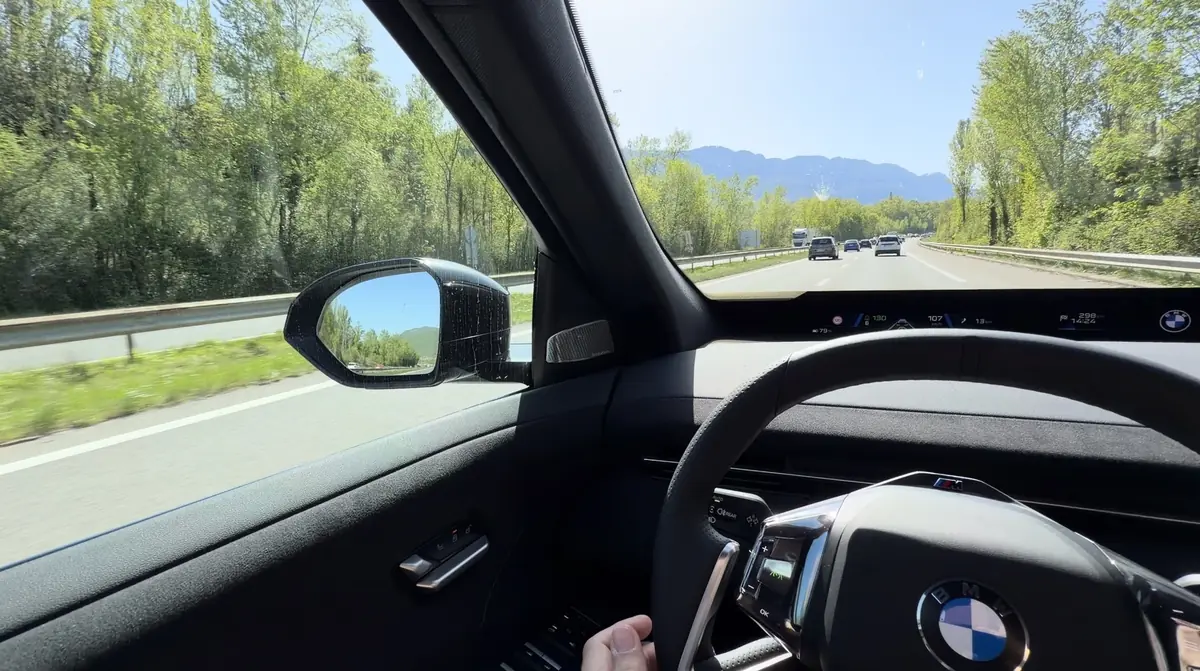 J'ai test&eacute; le BMW iX3 en conduite autonome sur l'autoroute en France et c'est bluffant