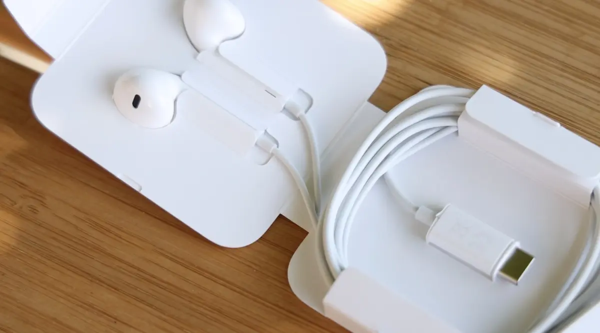 Test des EarPods USB C : des écouteurs pratiques, écolos et très polyvalents !