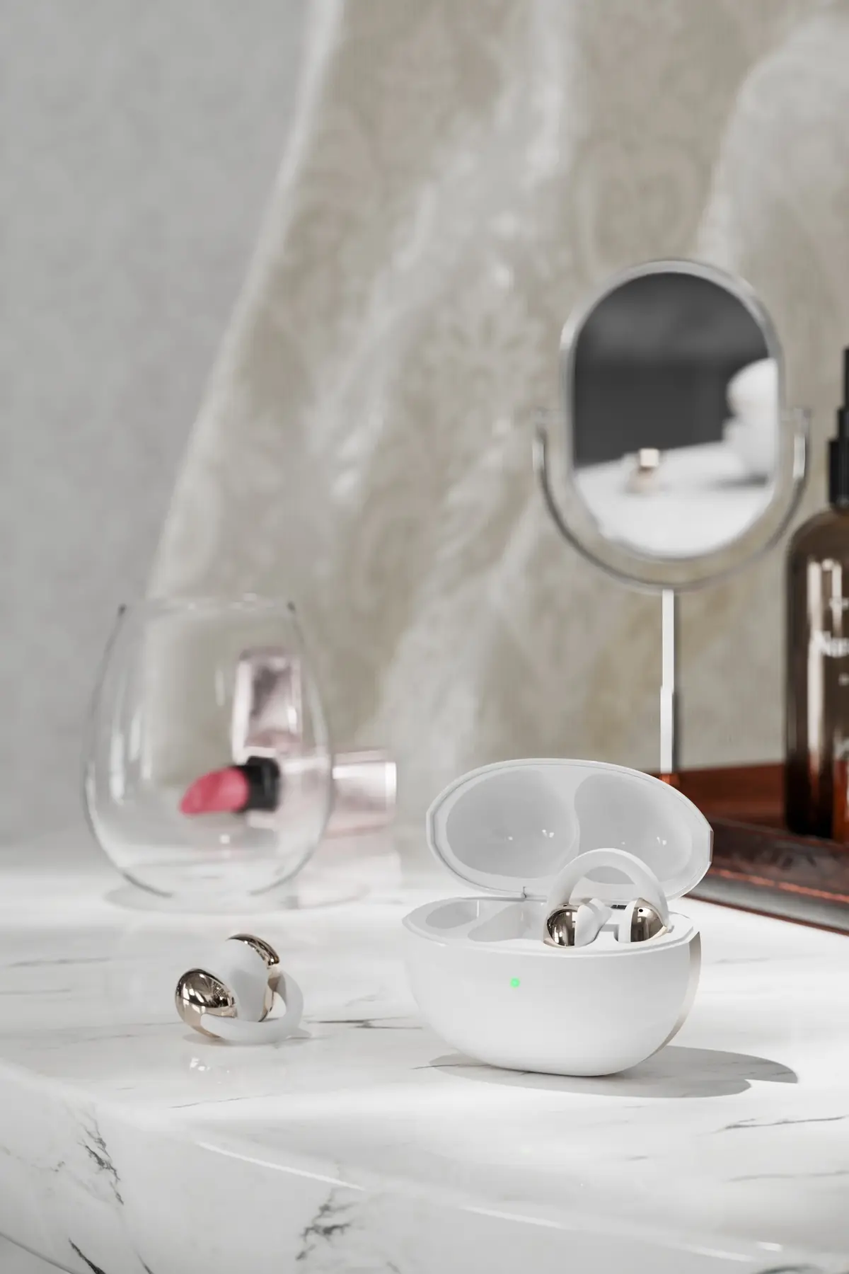 TCL CrystalClip&nbsp;: des &eacute;couteurs &agrave; oreille ouverte au design bijou