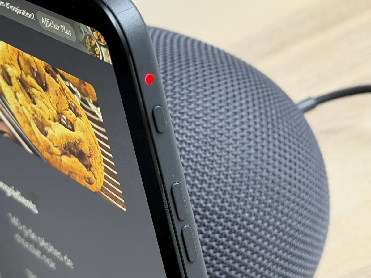 Le petit voyant rouge qui vous indiqué que l'appareil ne vous écoute plus