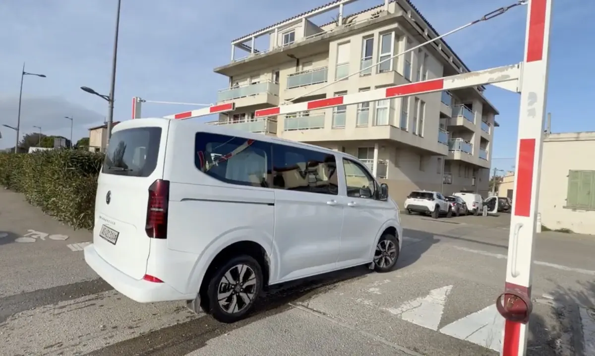 Essai Volkswagen eCaravelle&nbsp;: le &laquo;&nbsp;transporteur&nbsp;&raquo; passe &agrave; l&rsquo;&eacute;lectrique, et ce n&rsquo;est pas une r&eacute;ussite