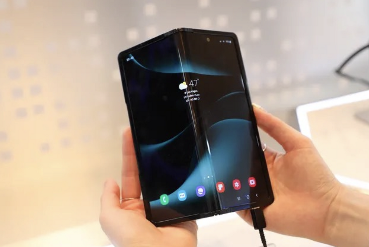 Un prototype de dalle pliable à 360° chez Samsung ! Pour le Z Fold 5 ?