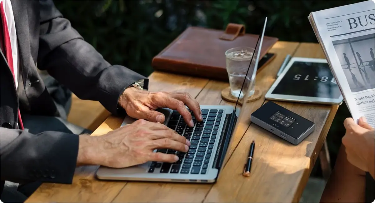 Le TP‑Link M8550, un routeur 5G Wi-Fi 6E ultra-portable, actuellement en promotion