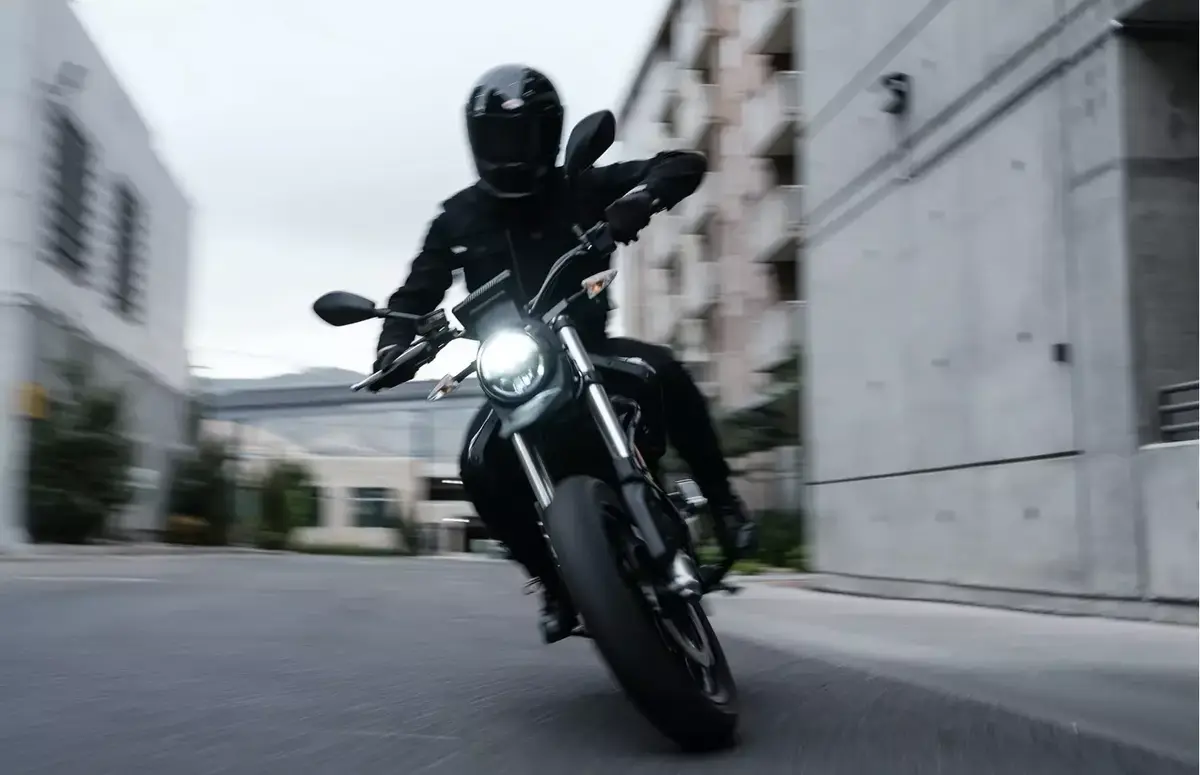 Zero Motorcycles FXE : une moto urbaine électrique accessible avec le permis B