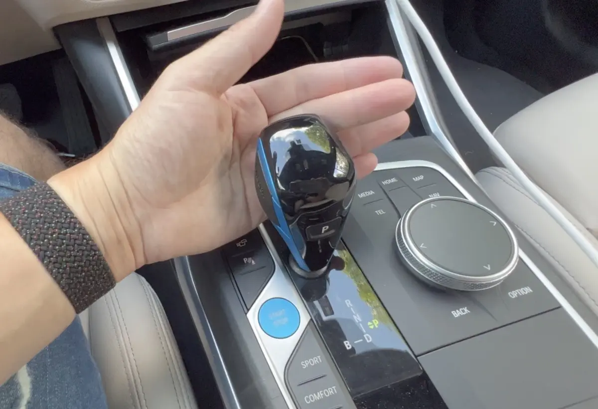 Essai BMW i4 (Partie 2) : les écrans, CarKey, l'app mobile et un intérieur léché !