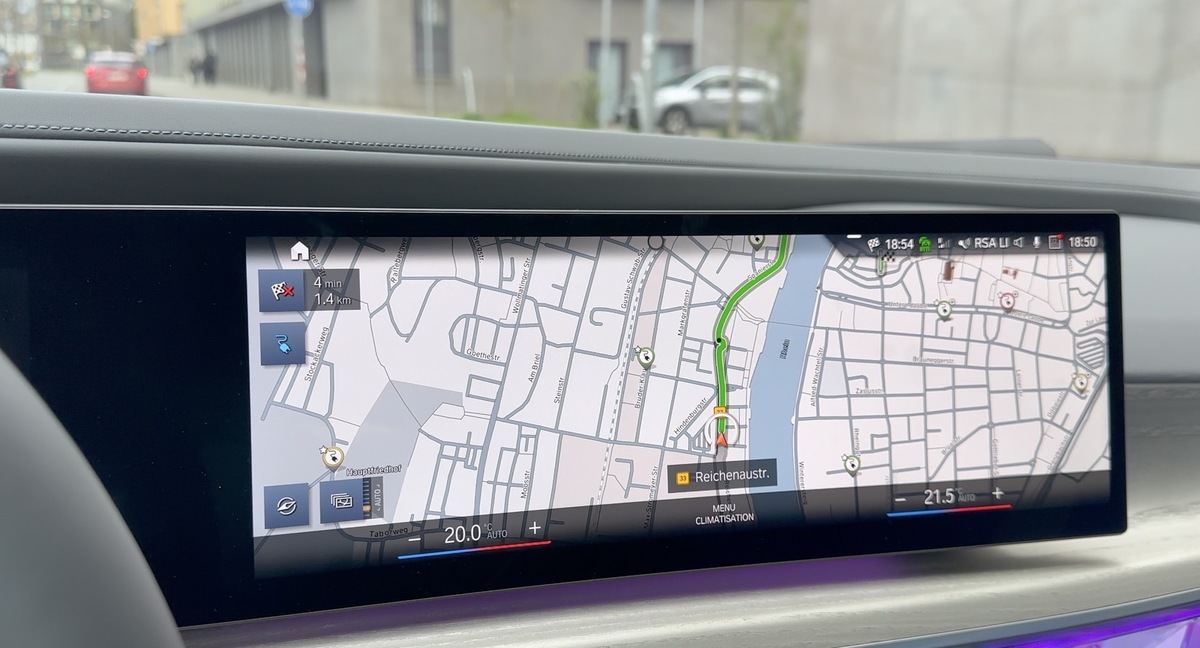 Essai BMW i7 : PS5, écran 8K, CarKey... plus techno que Tesla ?