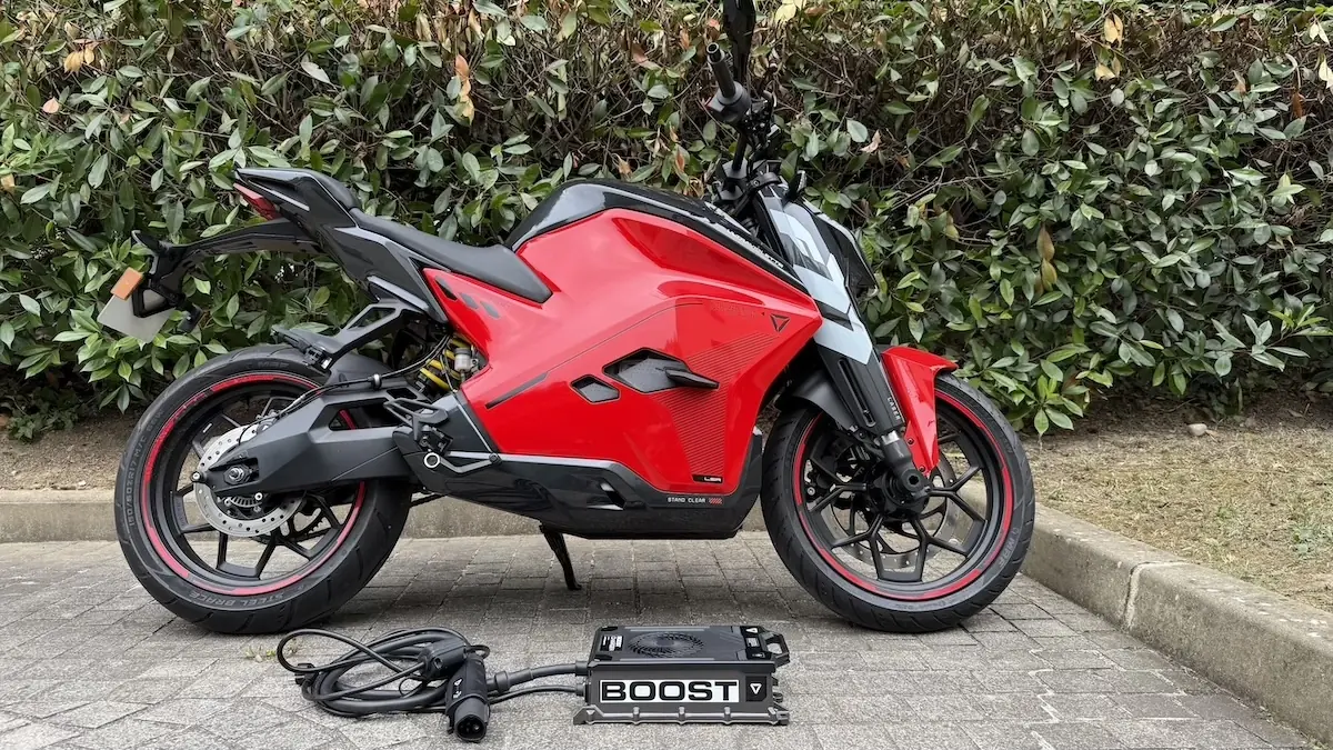 Essai Ultraviolette F77 Mach 2, une moto &eacute;lectrique convaincante mais pas sans d&eacute;fauts