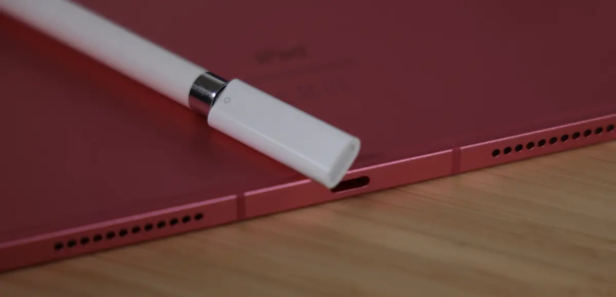 On a enfin reçu (l'aberrant) adaptateur Lightning/USB de l'iPad 10 et de l'Apple Pencil