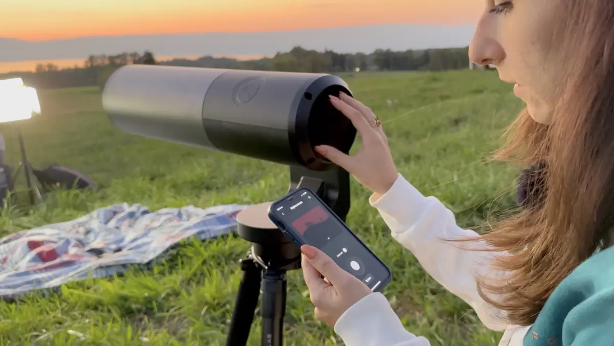 Test du télescope Unistellar eQuinox 2 (avec Sara) : meilleur que le Vespera ?